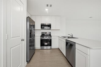 Building Photo - 16102 Rustic Pr Dr