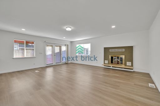 Foto del edificio - A beautiful 4 bed and 2 bathroom house for rent