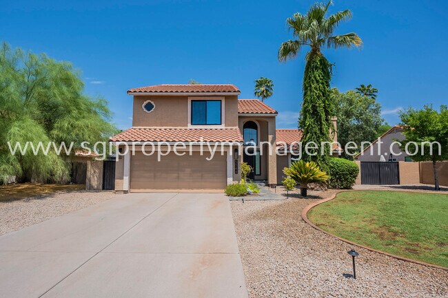 Foto del edificio - 5544 E Paradise Ln