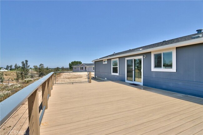 Foto del edificio - 35892 Meadow Ridge Rd