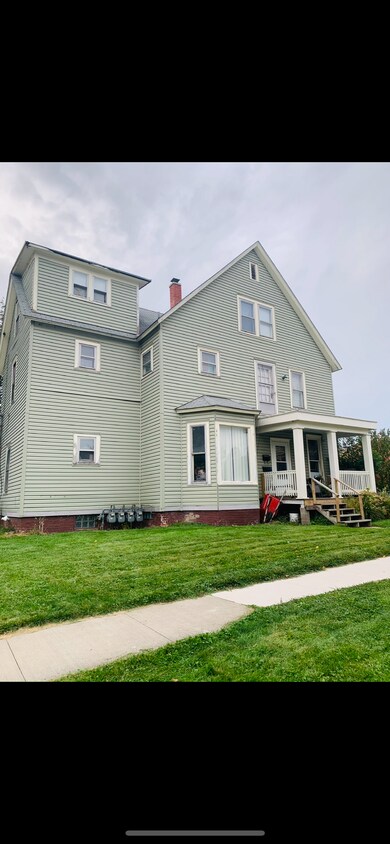 Primary Photo - 108 Monroe St