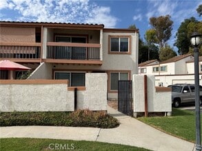 Building Photo - 2218 Montana St