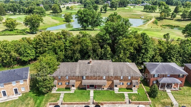 Foto del edificio - 1649 Foxhaven Dr