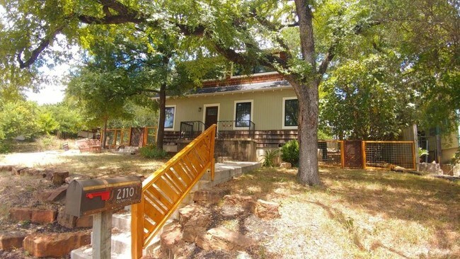 2110 De Verne Street photo'