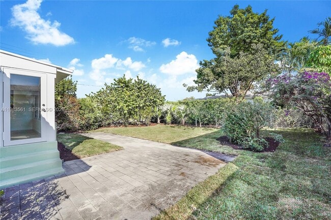 Building Photo - 8975 Froude Ave