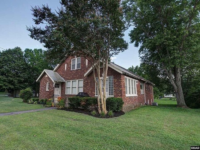 Front/Side View - 311 Main St