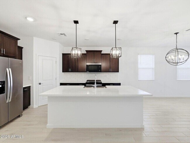 Foto del edificio - 15875 W Cottontail Ln