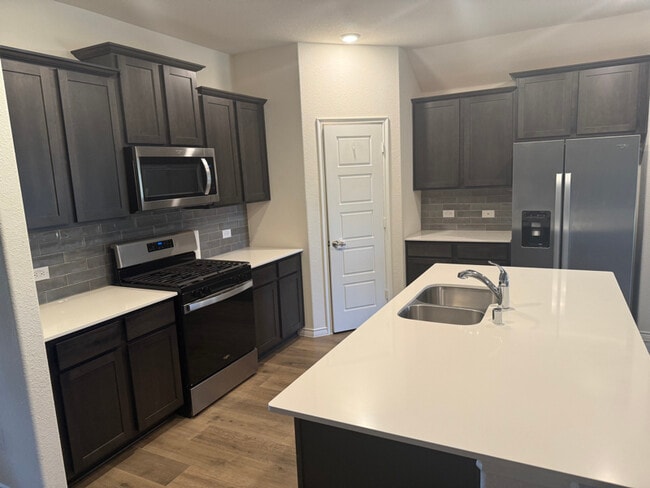 Building Photo - 105 Condor Pass