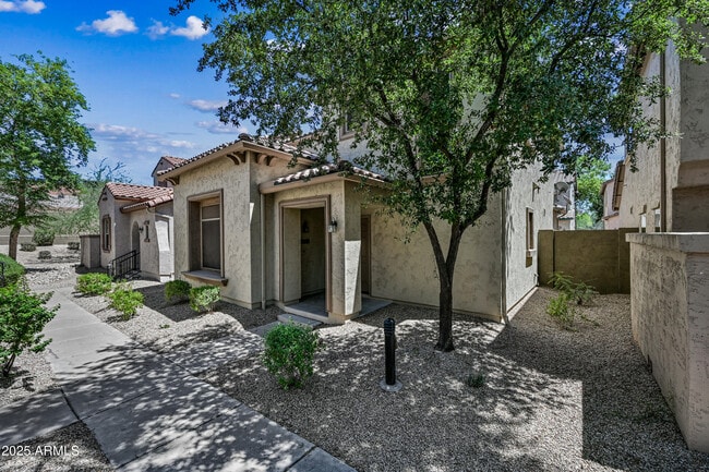 Building Photo - 41708 N Parker Ct
