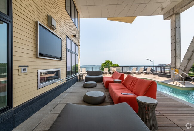 Piscina & Salón de la terraza - Ryder Revere Beach