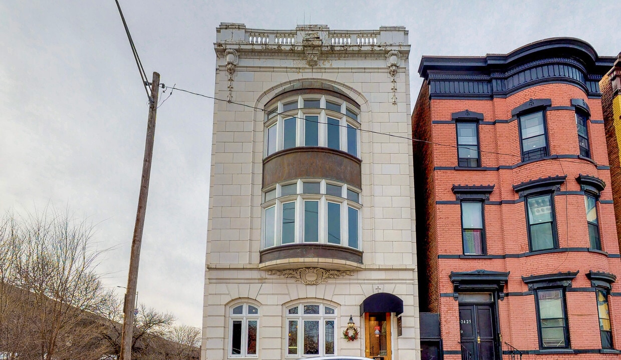 Building Photo - 2423 5th Ave