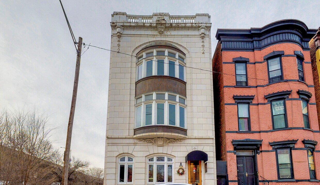 Foto del edificio - 2423 5th Ave