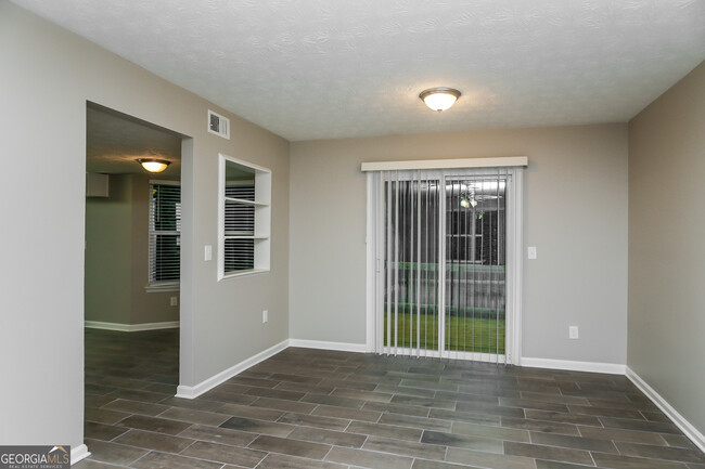 Foto del edificio - 2725 Wildflower Ln SW