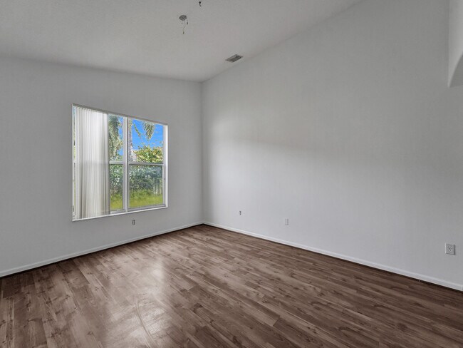 Building Photo - 2561 SW 192nd Terrace