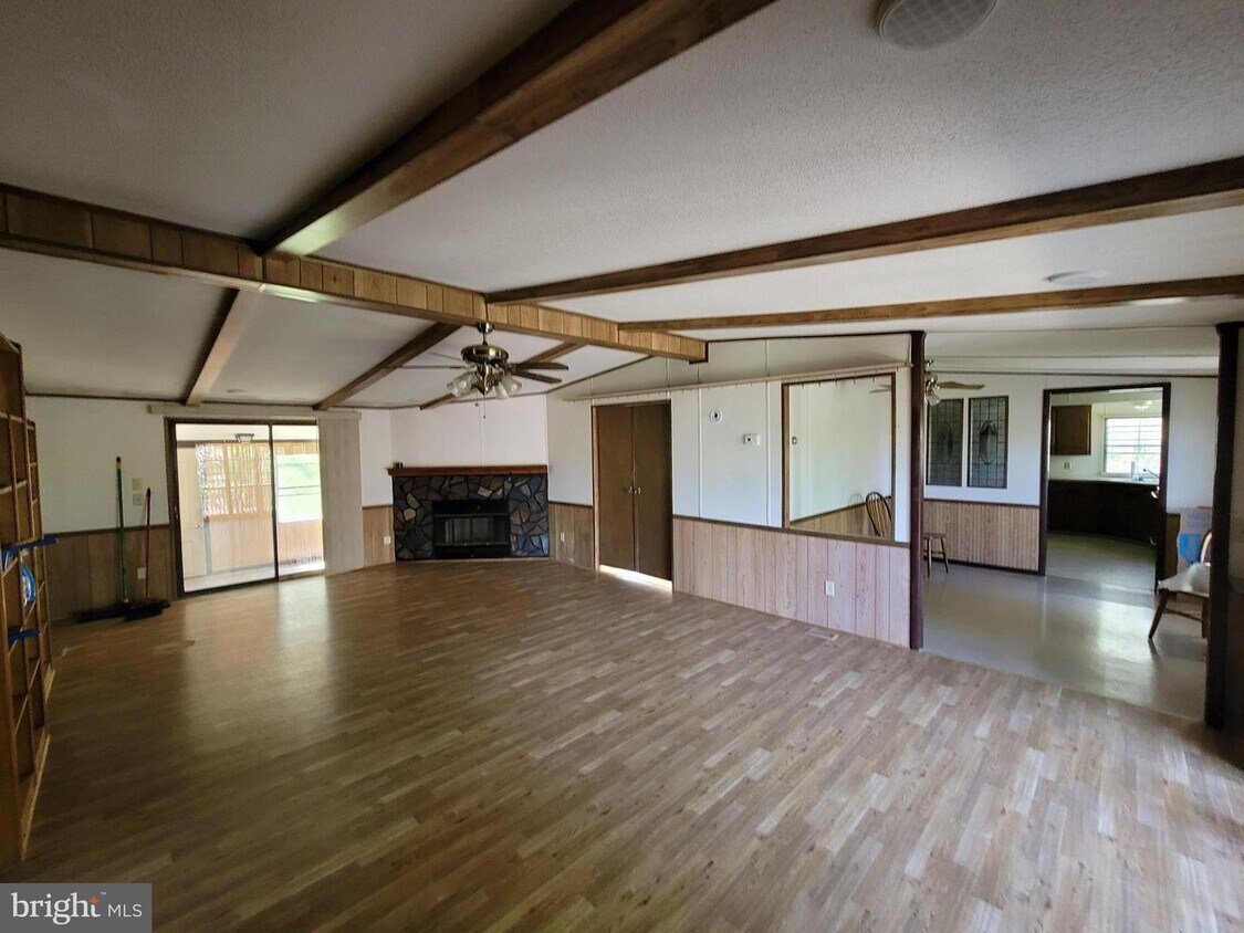 71 CRATER Dr, Falling Waters, WV 25419 House for Rent in Falling