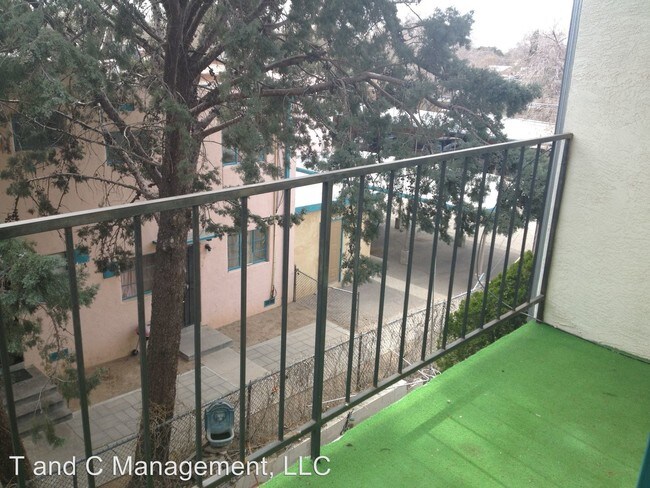 Foto del edificio - 509 Girard Blvd SE