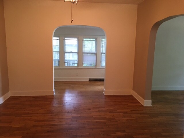 Building Photo - 507 S Franklin St