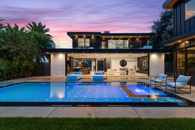Building Photo - 9031 Alto Cedro Dr