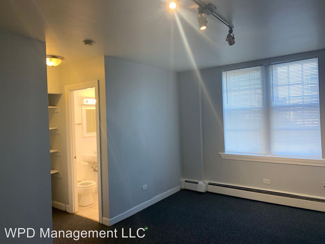 Foto principal - 7147 S Jeffery Ave
