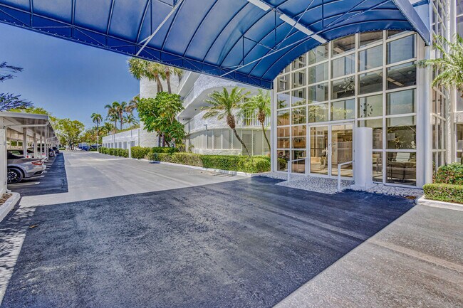 Building Photo - 3901 S Flagler Dr