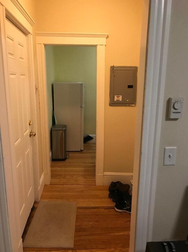 Building Photo - 131 Park Dr