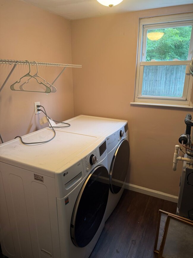 Building Photo - Renovated 3BR Split-Level on a Spacious Corner Lot with Garage in Toms River