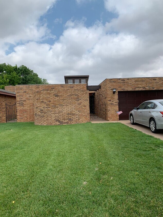 Primary Photo - 2116 Circlewood Place, Clovis NM