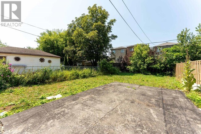 Building Photo - 468 Midland Ave
