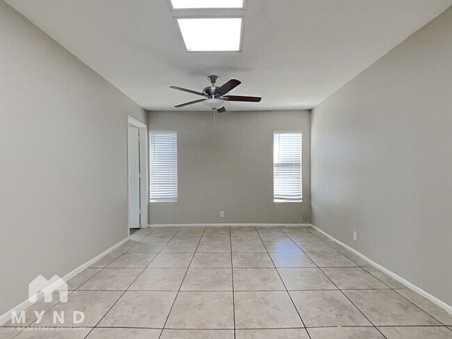 Foto del edificio - 4608 W Lewis Ave