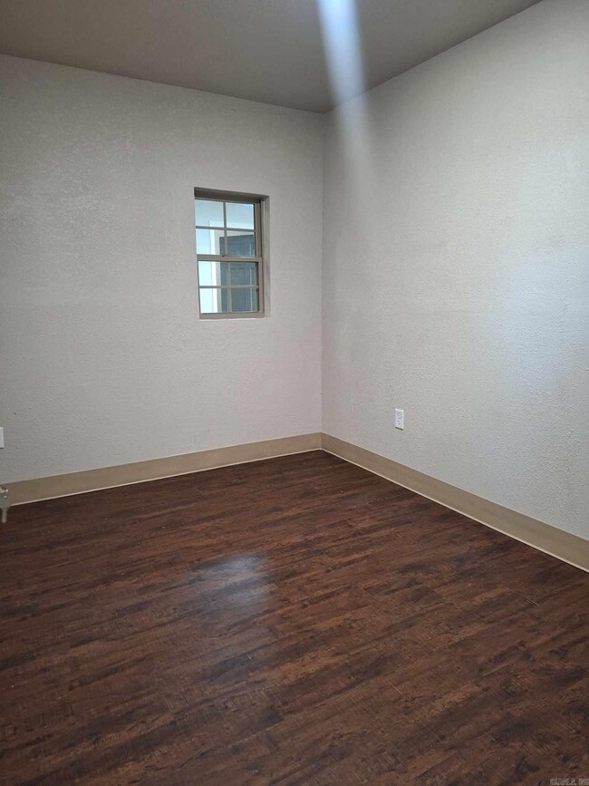 Foto del edificio - 306 Hornbeck Ave