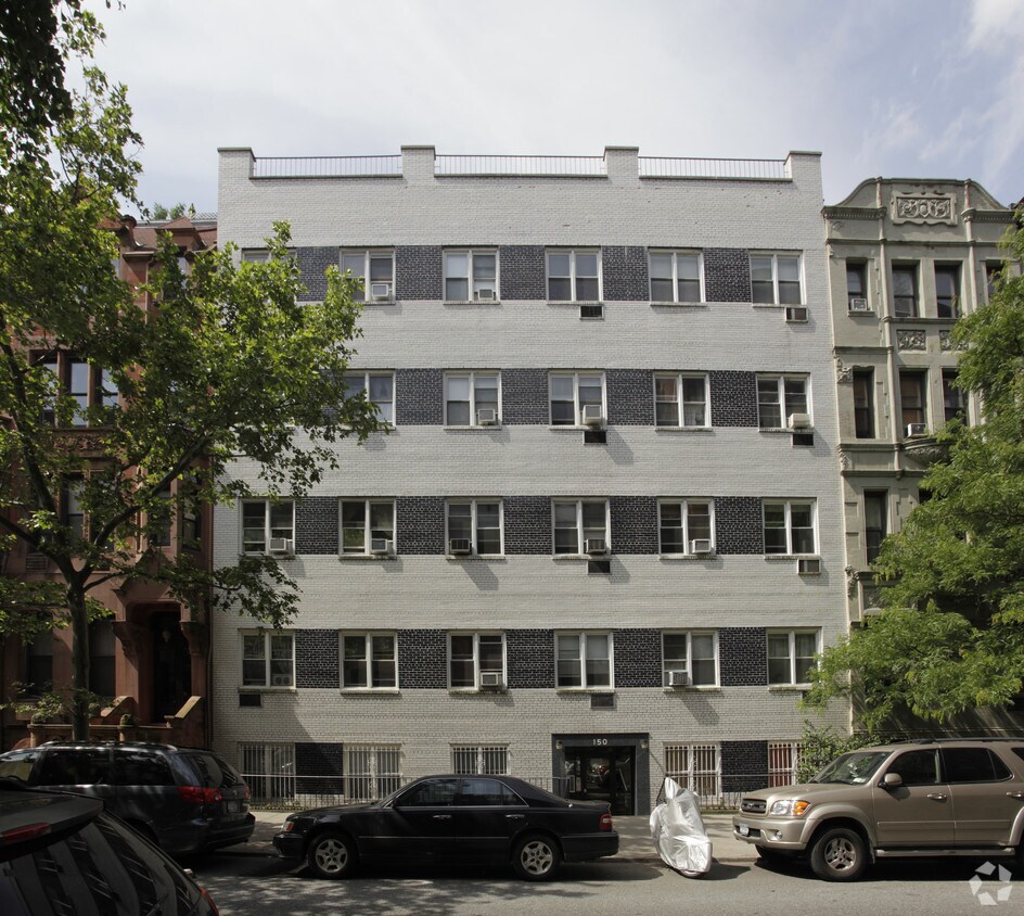 Building Photo - 150 W 74th St