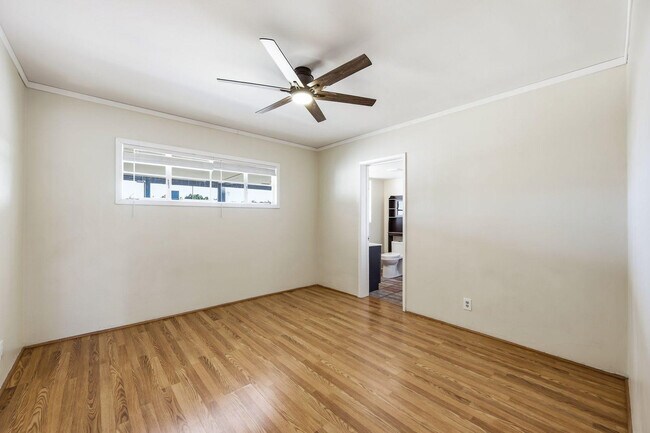 Foto del edificio - 2421 W Anderson Ave