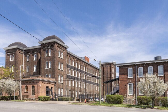 Foto del edificio - 1350 Rosa L Parks Blvd