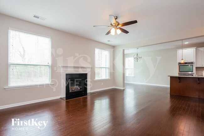 Foto del edificio - 3174 Helmsley Ct