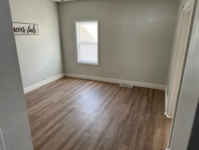Foto del edificio - 340 N Park St