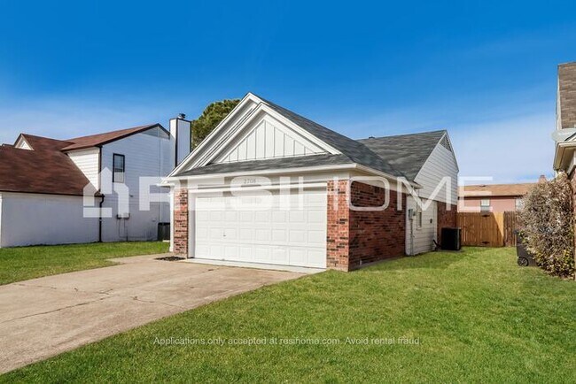Foto del edificio - 2708 Creekwood Lane