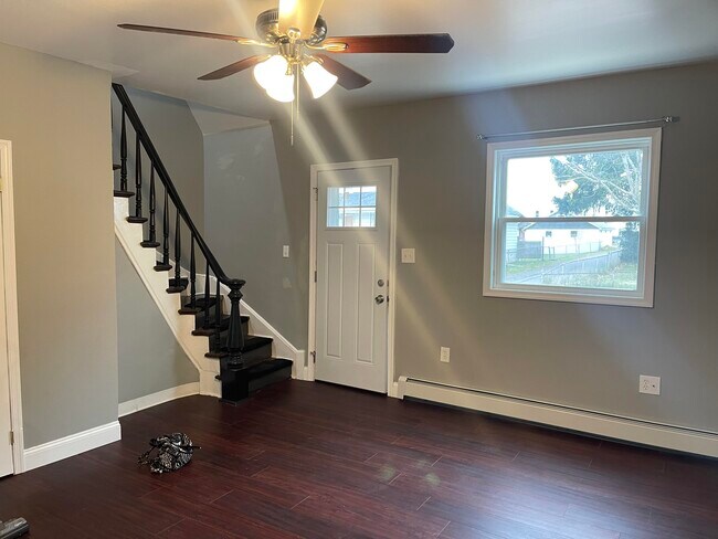 Puerta principal - 202 Jefferson St