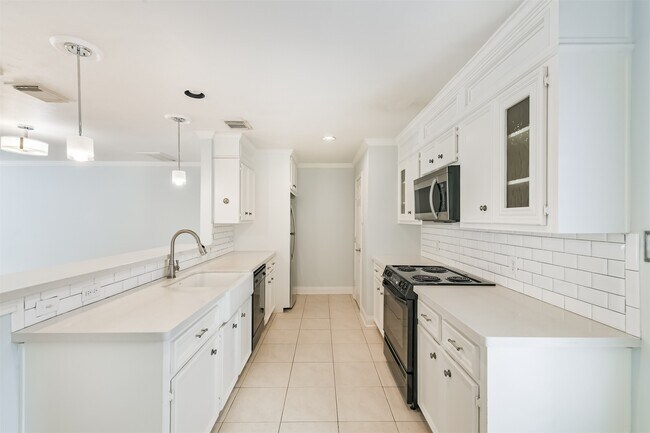 Foto del edificio - 738 Redwing Pl Dr