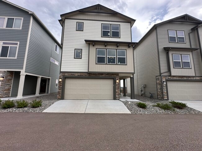 Building Photo - 7435 Gorgeted Quail Grv