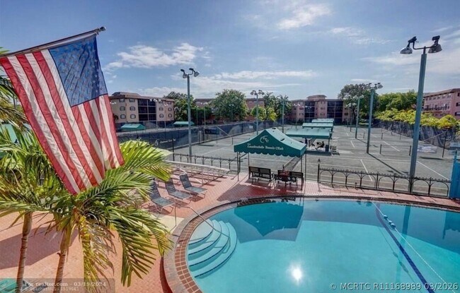 Building Photo - 630 Tennis Club Dr