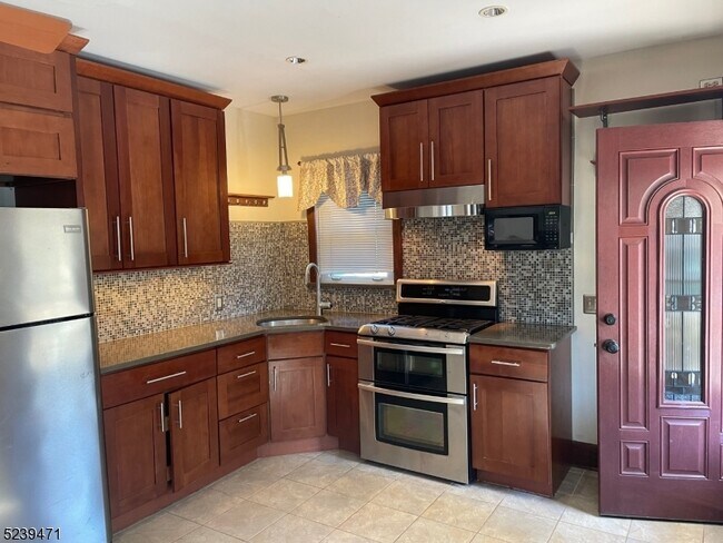 Foto del edificio - 184 N Bridge St