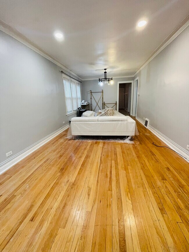 Foto del edificio - 4462 W Wilson Ave