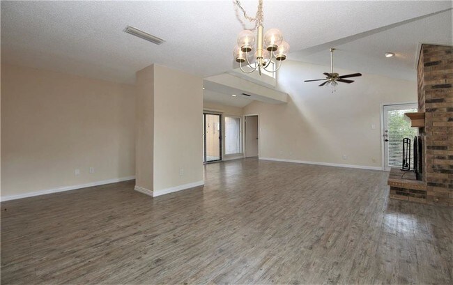 Building Photo - 3259 Whispering Oak