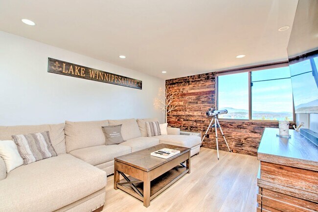 Building Photo - Cedar Lodge 305