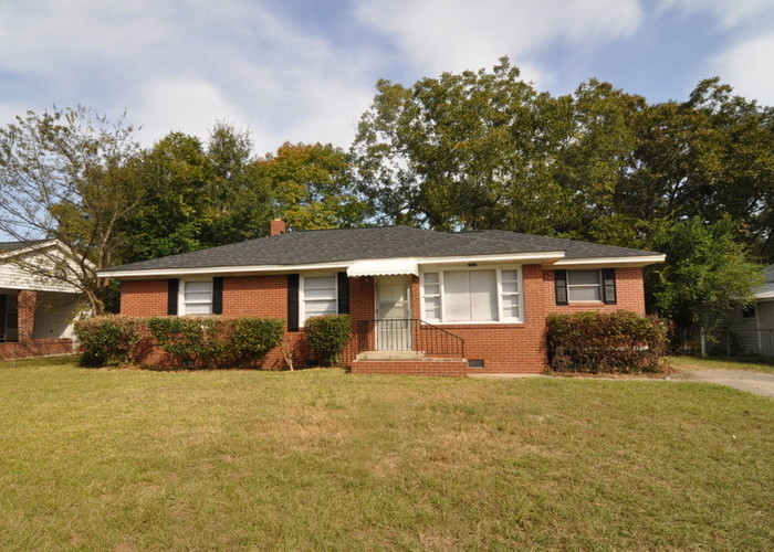 Foto principal - 3 Bedroom House w/ Bonus Room & Fenced Yard