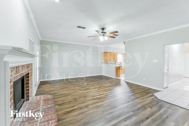 Building Photo - 6733 Lucas Ln