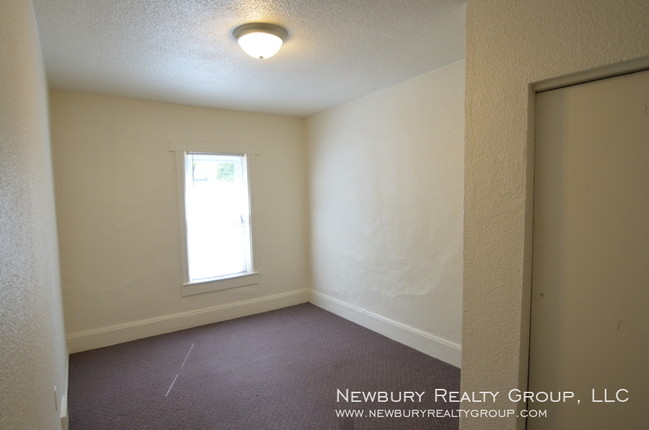Building Photo - Barberry Court Townhouse Available Soon