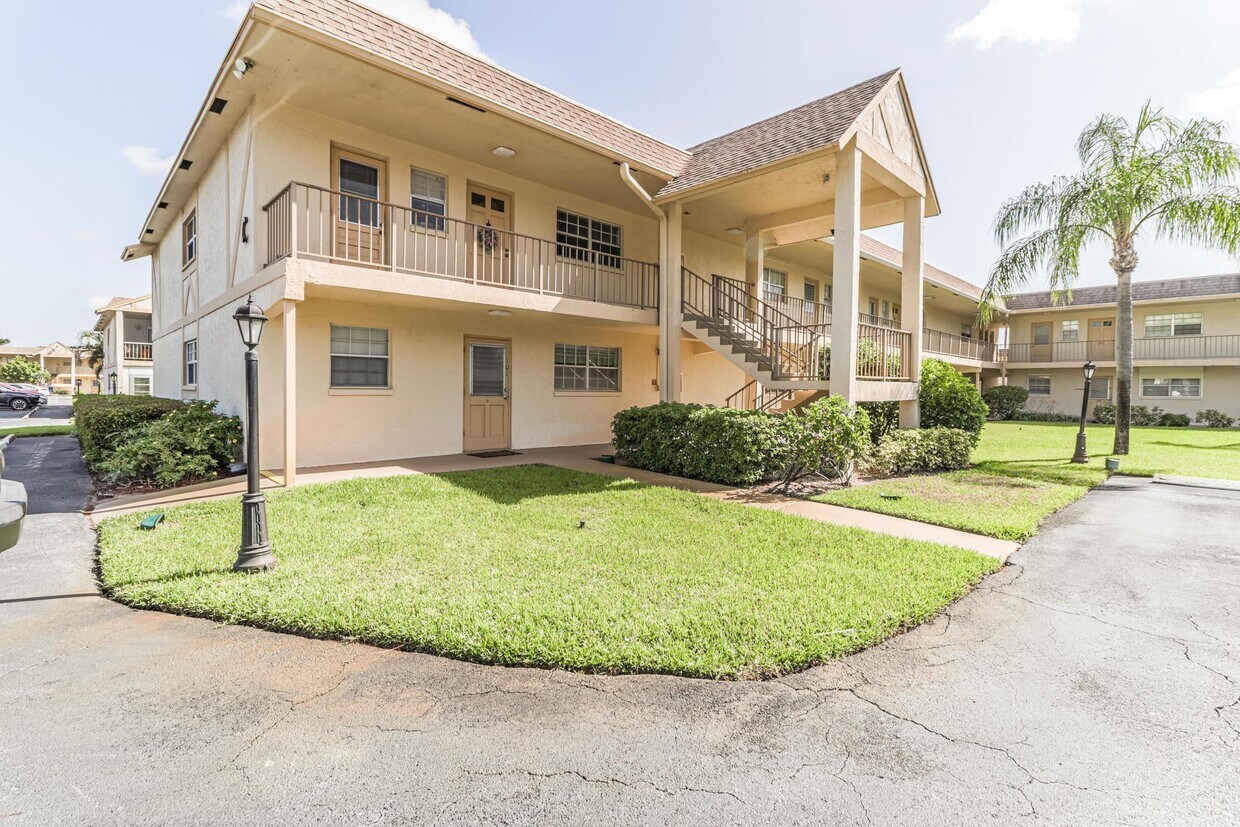 Primary Photo - 3001 Linton Blvd