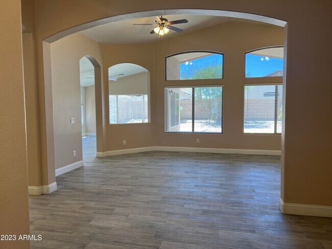 Foto del edificio - 5422 N Rattler Way
