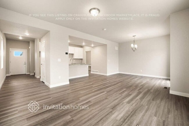 Building Photo - 11480 Sanderling St